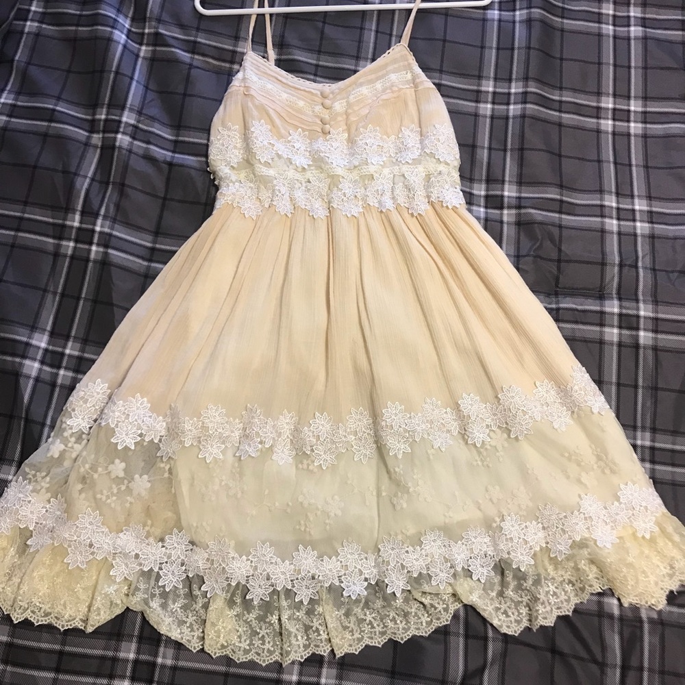Lace midi dress.